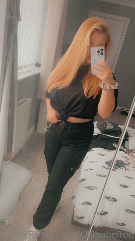 Nickiibabefree jolie actrice galerie