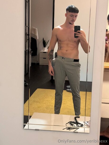 Yeribluexx modèle nu galeries