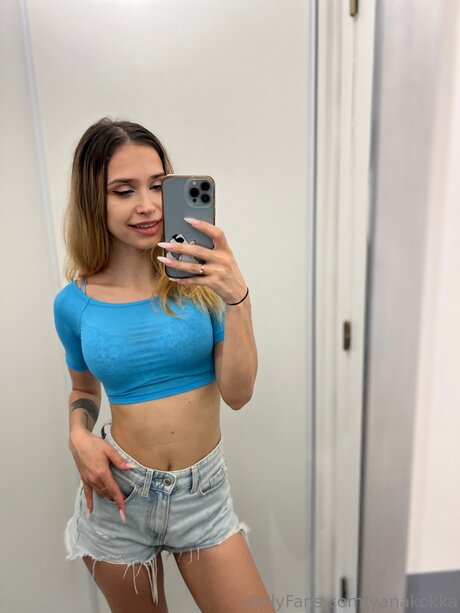 Yanakokka modèle magnifique des photos