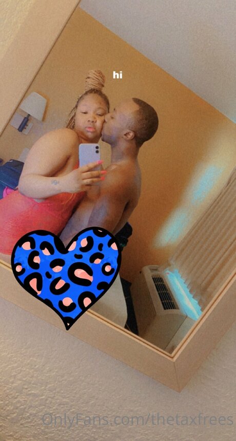 Thetaxfrees actrice de nus photos