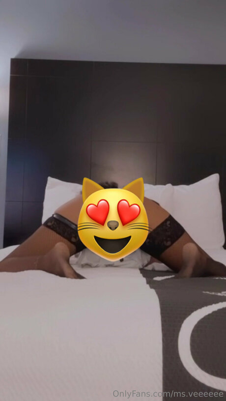 Ms Veeeeee actrice chaude image