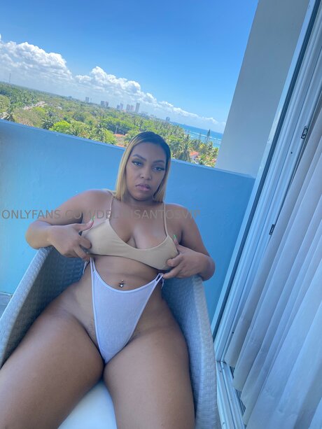 déshabillage onlyfans plutôt sexy des photos