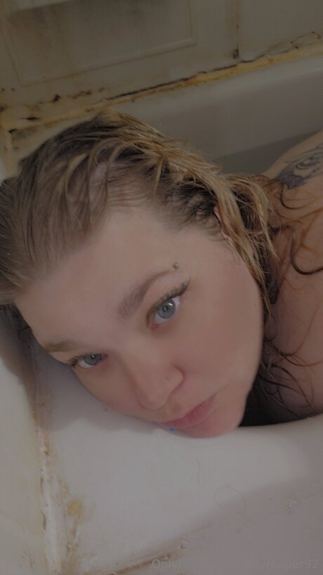 Babyreaper92 actrice pornographique des photos