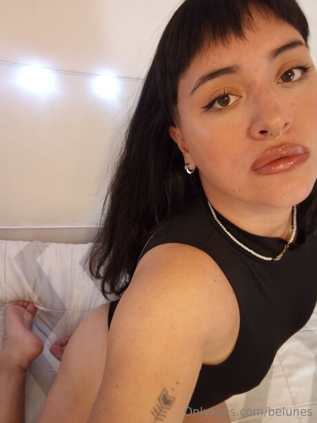 Belunes modèle xxx archive