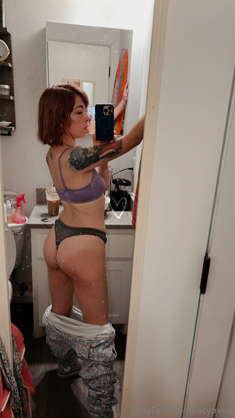 Lacyavon étoile nue archive