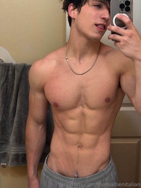 Therealbenitalian actrice adulte collection