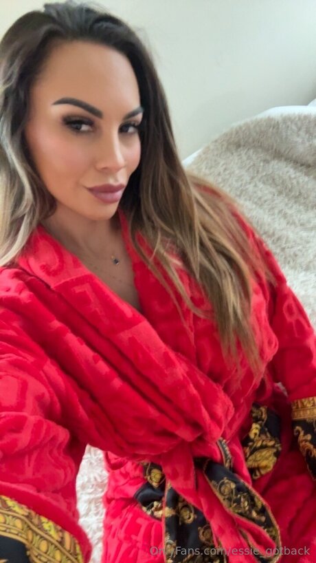 Essie Gotback art star du porno des photos