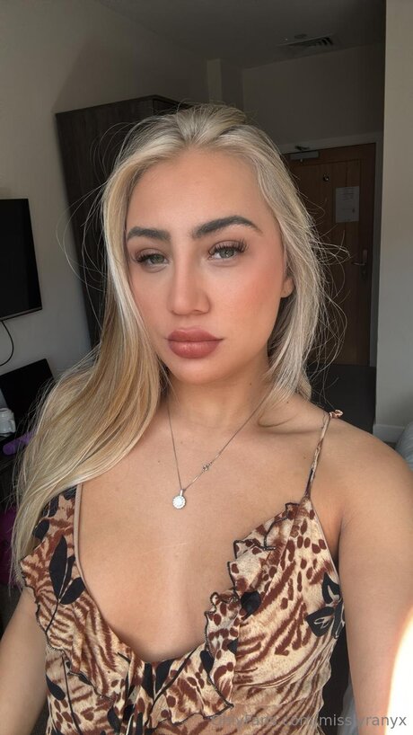 femboy à grosse bite onlyfans sexe exclusif photo