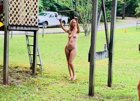 Lovelylittlelady92 haut modèle photos