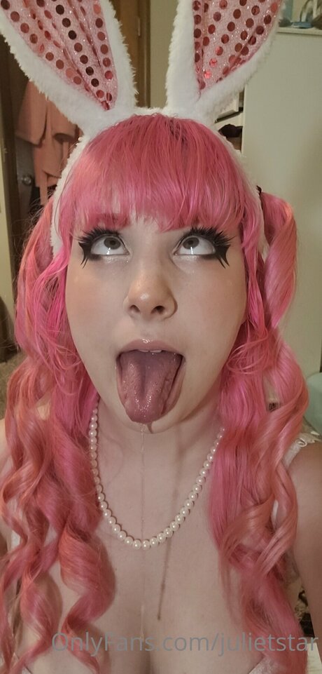 blonde étudiante onlyfans top magnifique des photos