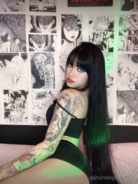 Melgalactica star du porno adulte img