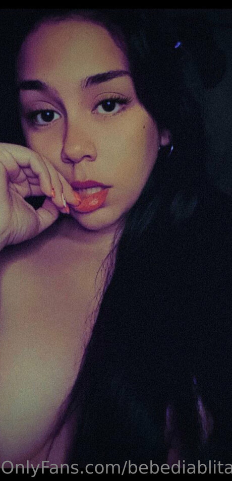 Bebediablita modèle chaud photo