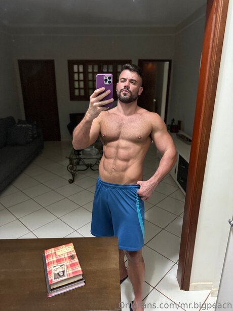 Mr Bigpeach art modèle photo