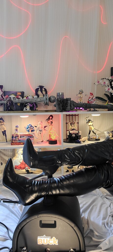 Lady Albedo 96 top star galeries