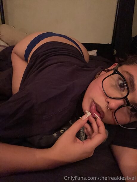 Thefreakiestval modèle xxx img