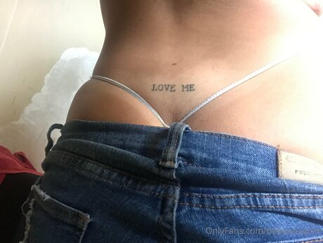 Babyassianini étoile de l'art des photos