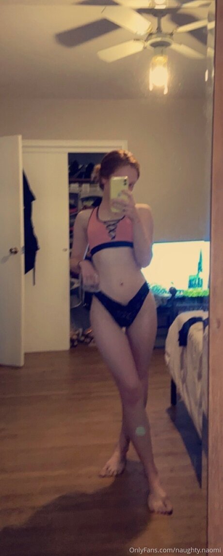 Naughty Naomi actrice xxx image