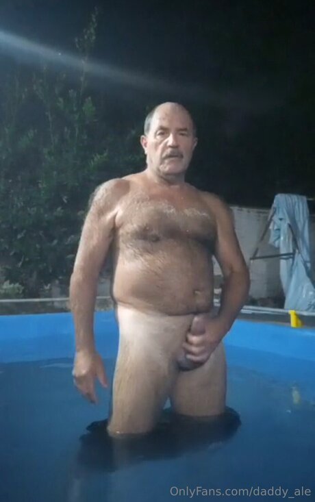 Daddy Ale star du porno adulte image