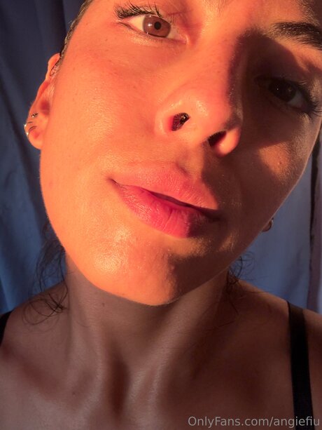 blonde naturelle onlyfans assez nue image