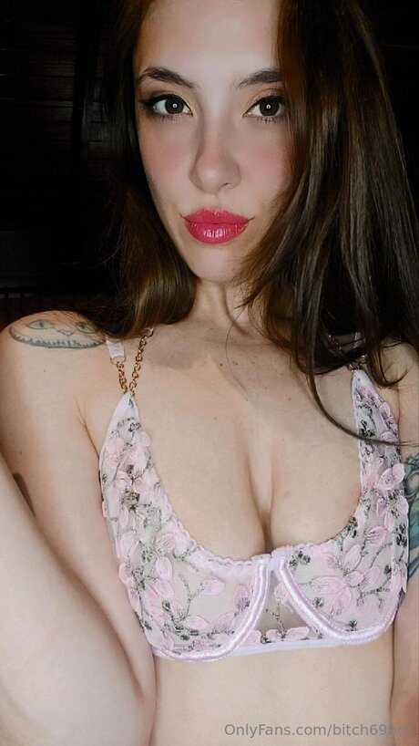 Bitch69hot modèle xxx des photos