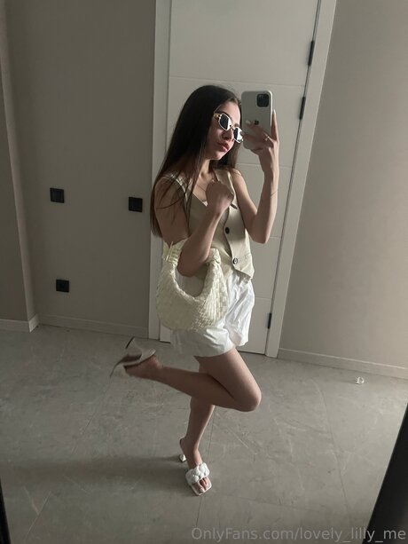 Lovely Lilly Me star du porno parfaite galerie