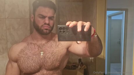 Mikeeeeeeeee actrice porno photo