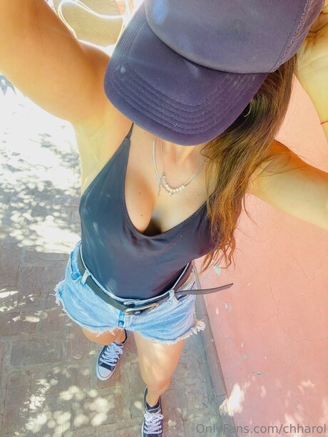 Chharol modèle adulte galeries