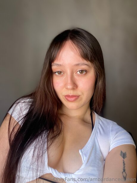 Ambarlatingirl étoile érotique image