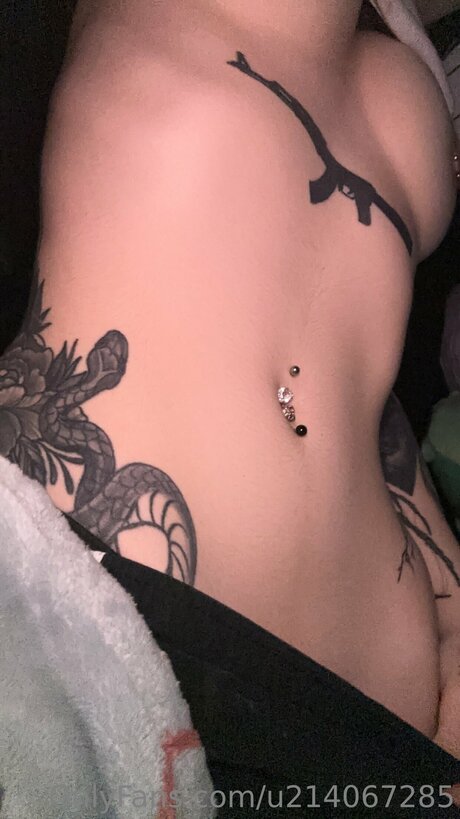 U214067285 star du porno exclusive photo