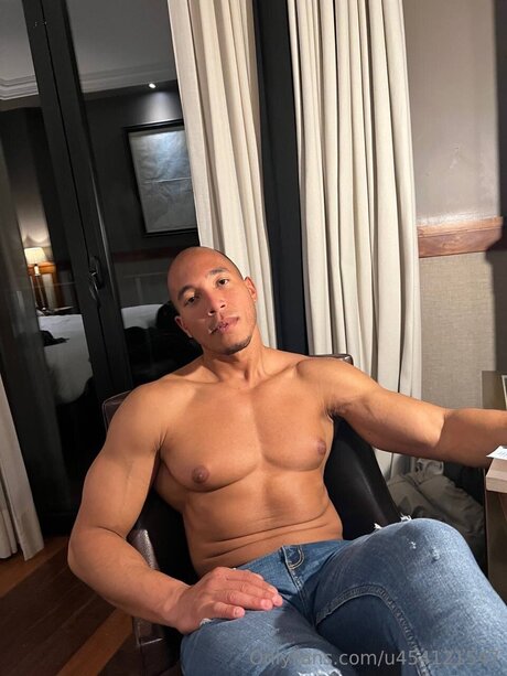 Dwayne Johnson Jr star du porno érotique photos