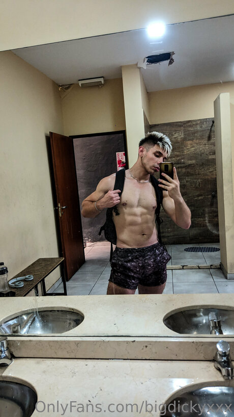 Tomas Rager sexe star du porno images