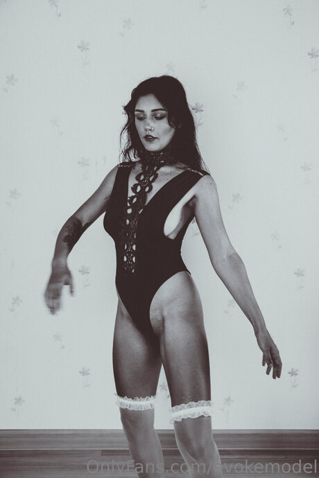 Evokemodel actrice de sexe photos