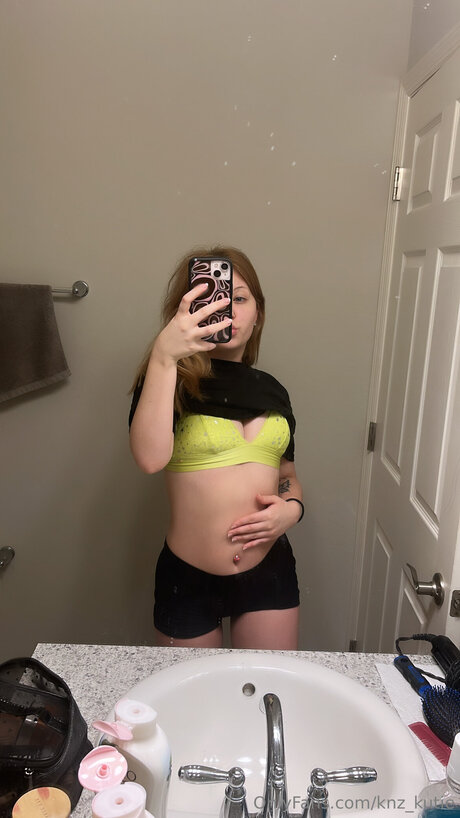 Knz Kutie star du porno exclusive image