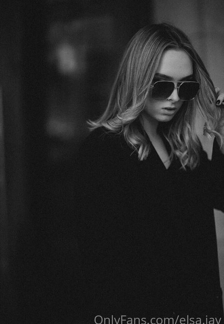 Elsa Jay actrice xxx img