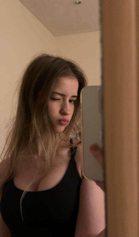 Mira Szalma star pornographique des photos