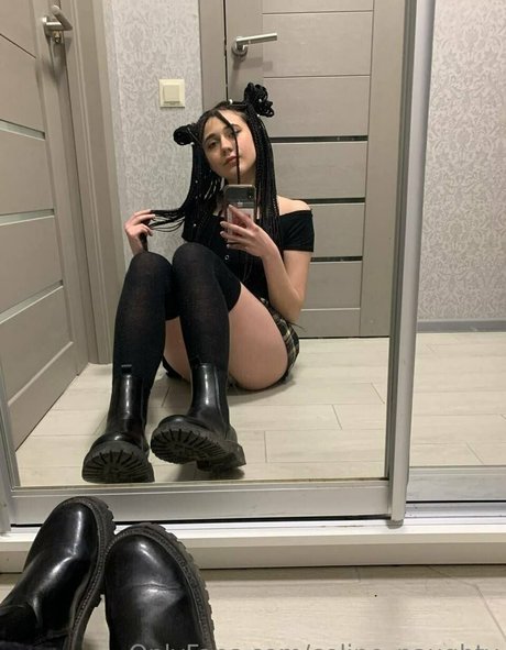 celine naughty modèle artistique photos