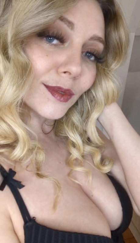 Aurora Indica actrice nue photo