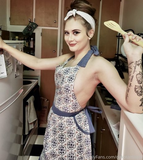 dakotamoonj nus de stars du porno galerie