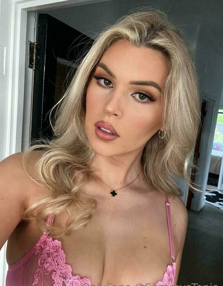 sammystopia mannequin photo