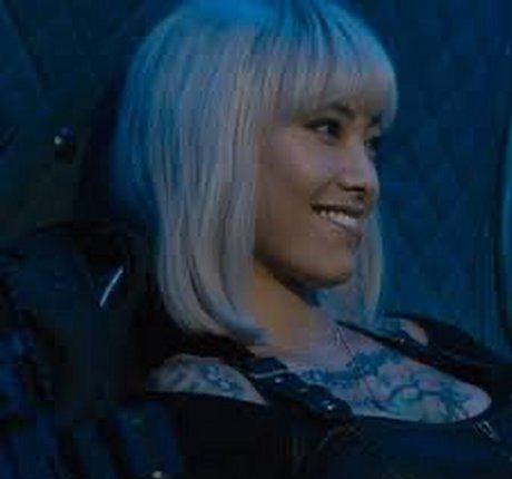 Levy Tran modèle joli galeries