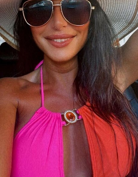 Ginia 900 star du sexe collection