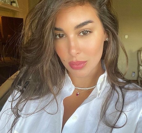 Noure Sahli haut modèle img