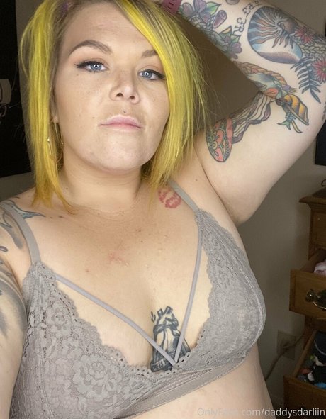 daddysdarliin modèle sexy photo