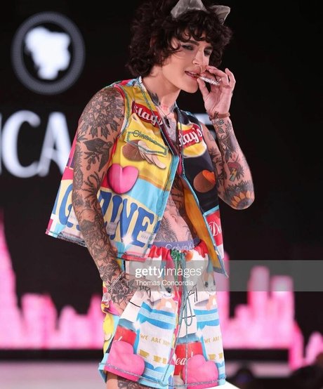 Vas Hal art star du porno img