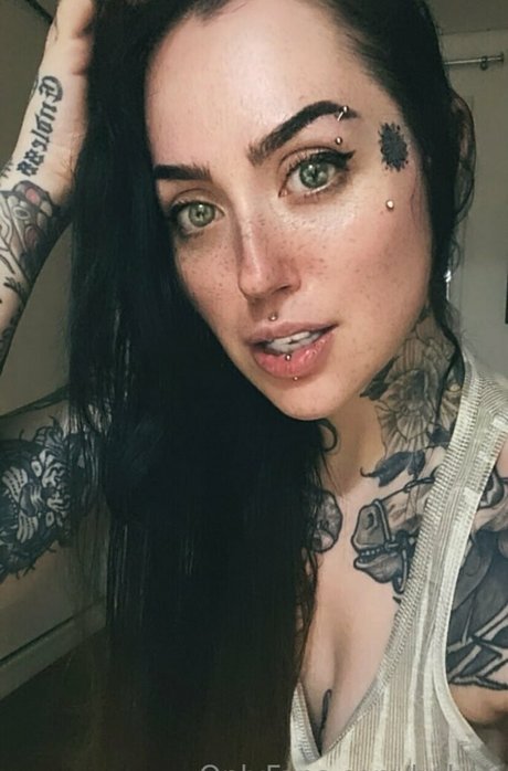 Barbara Garcievski modèle chaud galerie