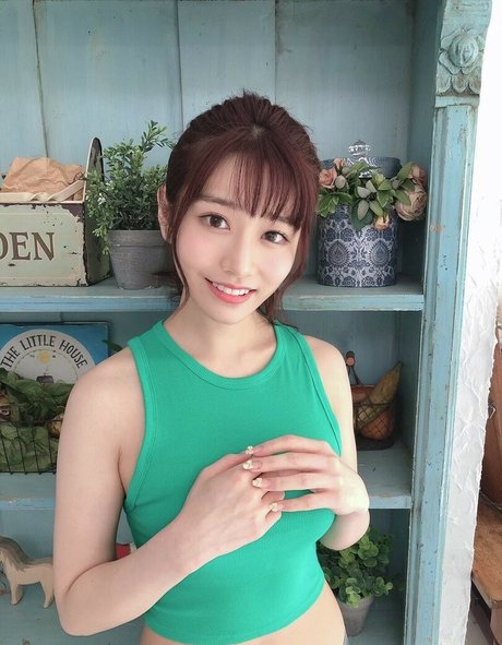 Saika Kawakita actrice de nus image