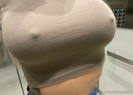 alidayalter haut de star du porno img