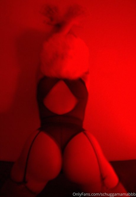 schuggamamabbb actrice adulte des photos
