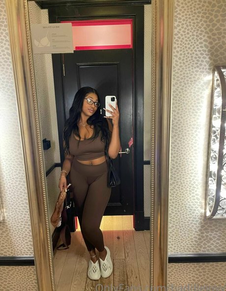 baddiejoyy star du porno chaud img