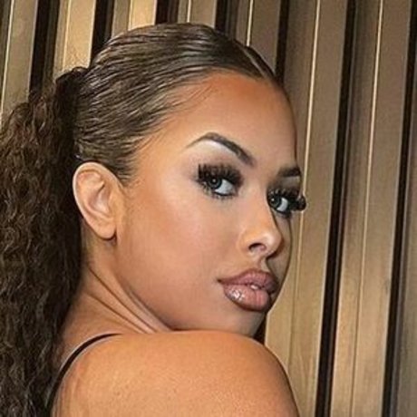 Amira Khalil modèle xxx photo